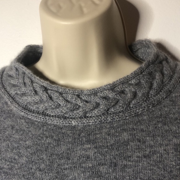 🦋Brooks Brothers crewneck cashmere sweater with short sleeve.🦋 - Picture 10 of 10